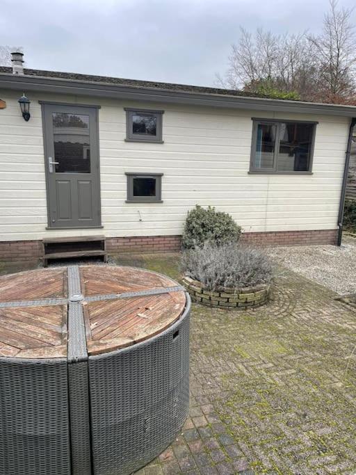 Gezellig Chalet Op De Prachtige Veluwe Putten Eksteriør bilde